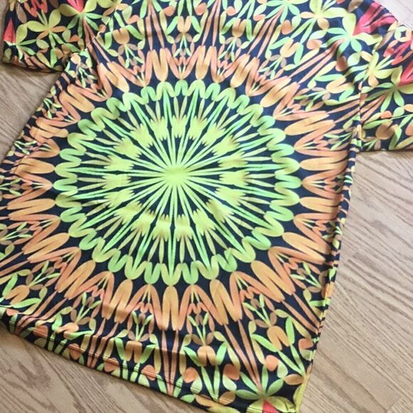 NEW unisex tee in lightweight material in size 2 X - Picture 7 of 7